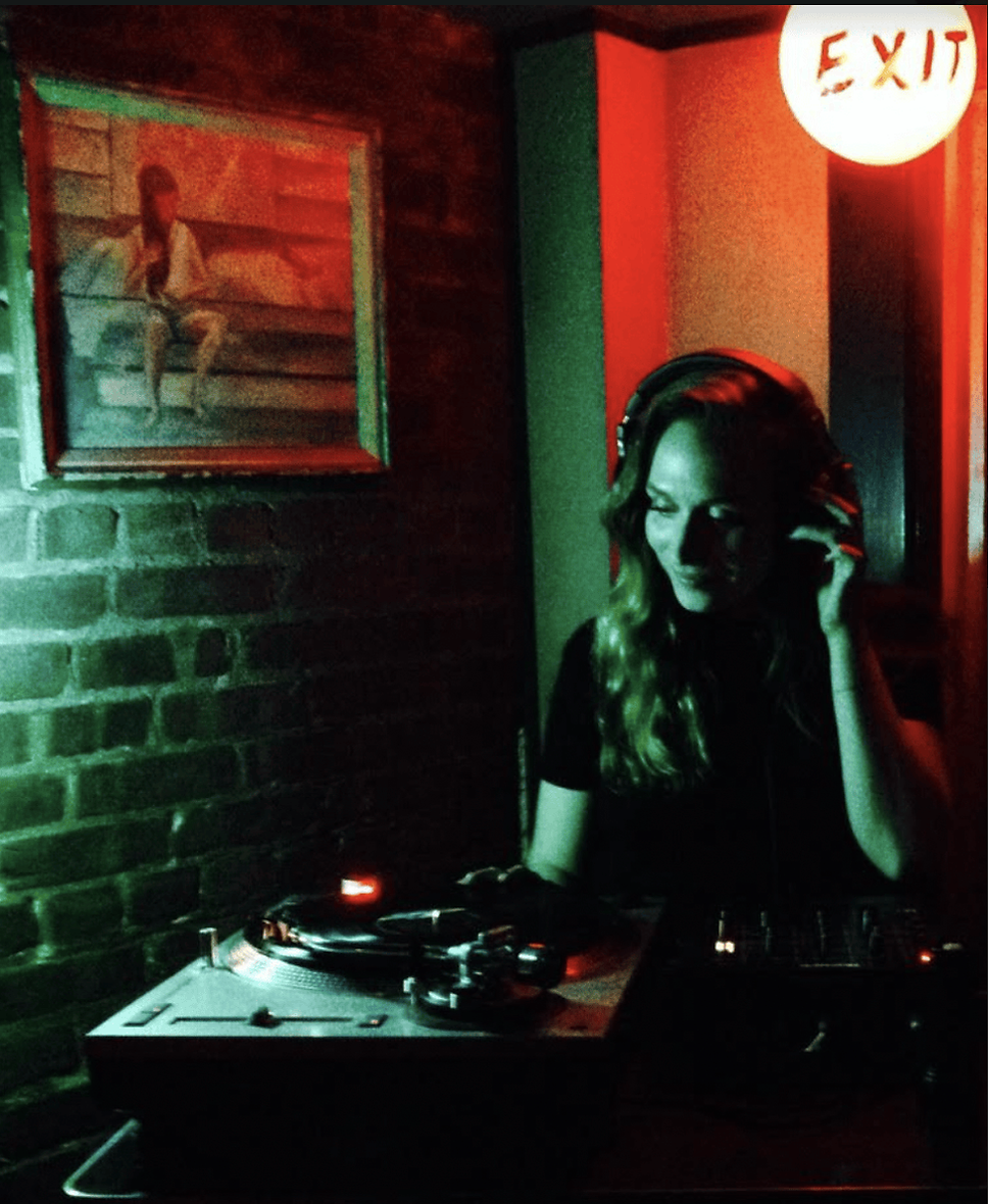 female wedding dj nyc samantha simmons
