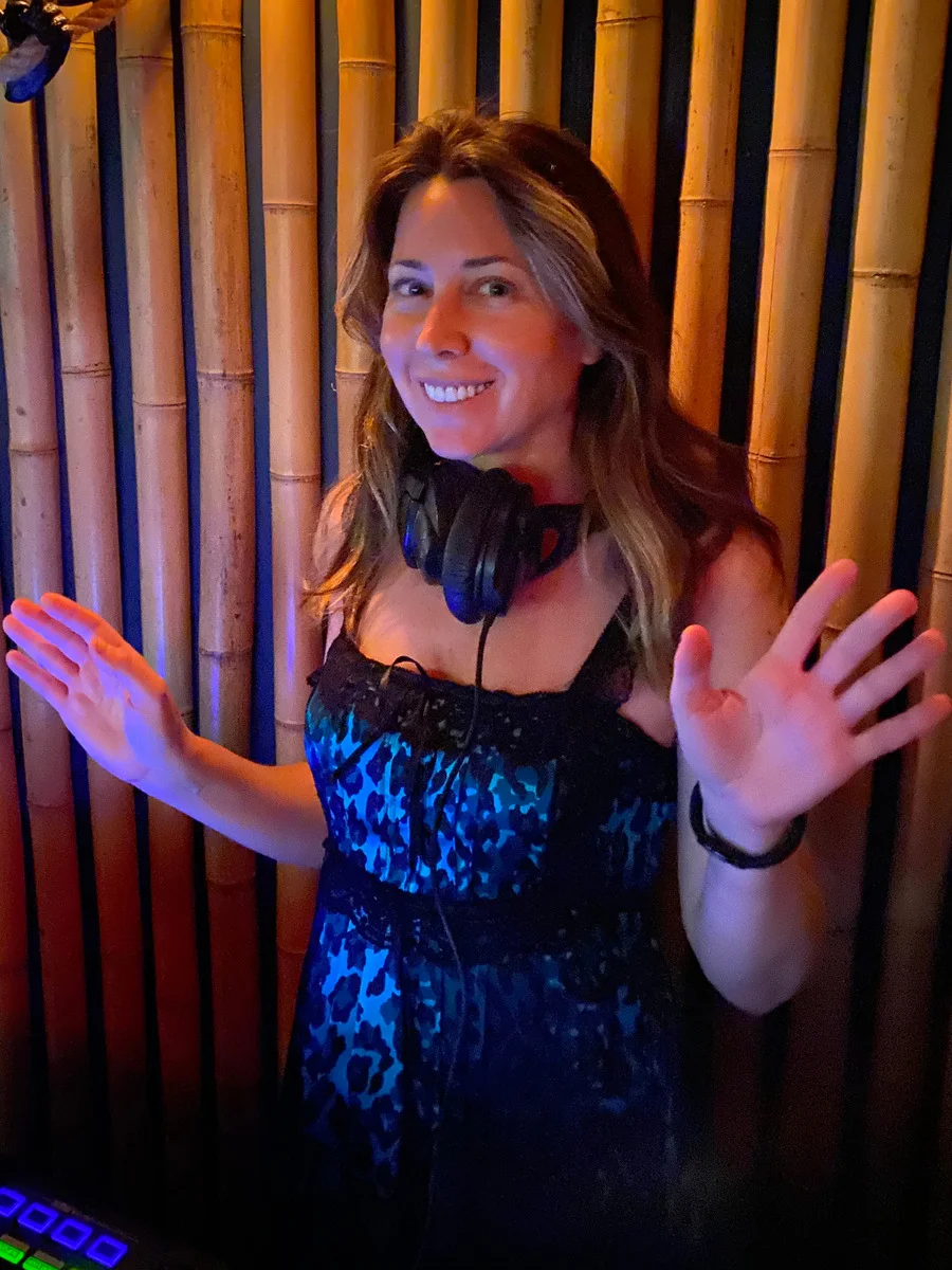 female wedding dj nyc jen jones