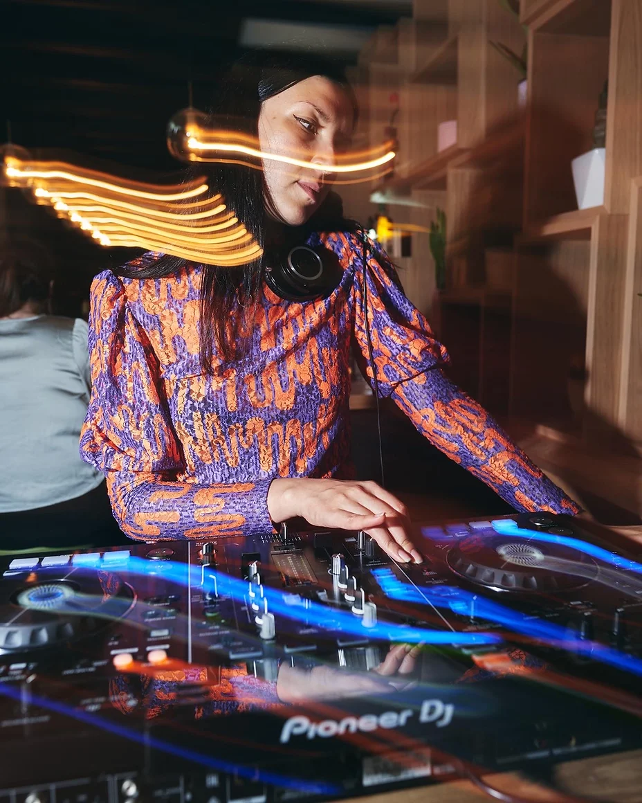 female wedding dj nyc xenia